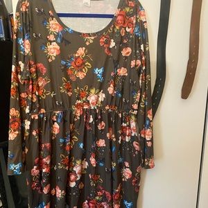 Plus size Floral Midi Dress